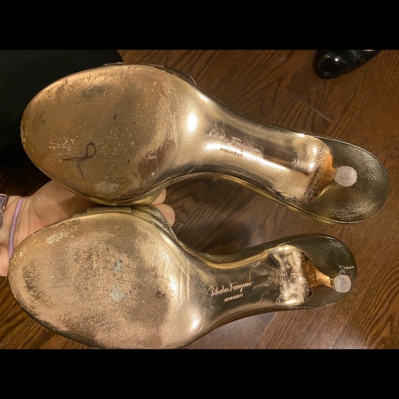 Ferragamo Vara bow sandal heels slides - Picture 3 of 3